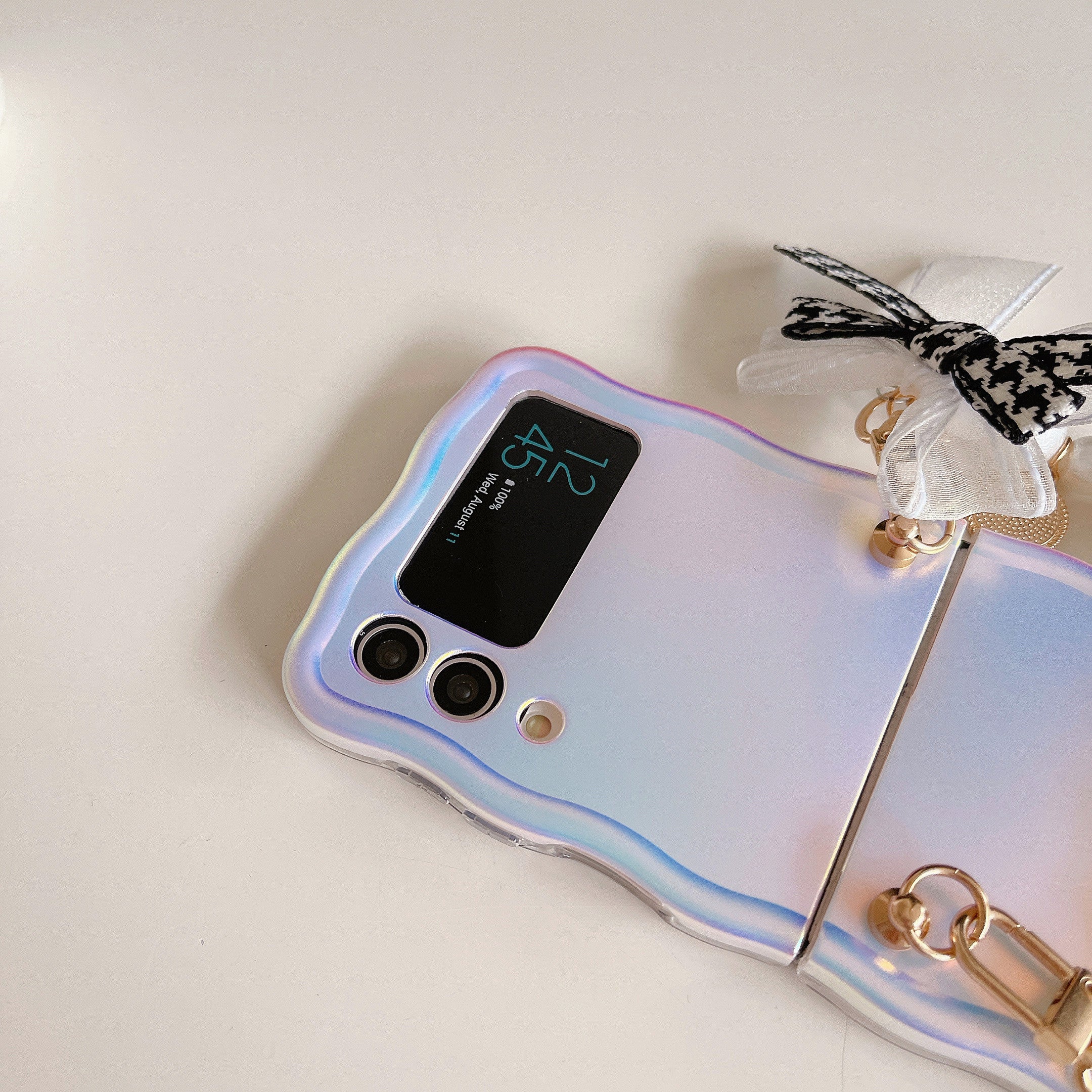 For Samsung Galaxy Z Flip4 5G Case TPU Shinny Laser Phone Cover with Pearl Bracelet For Samsung Galaxy Z Flip4 5G Case TPU Shinny Laser Phone Cover with Pearl Bracelet
